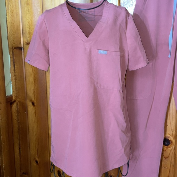 Mauve fig set FIGS Yola Scrub Pants 2 piece set catalina top XS/SM - Picture 4 of 15